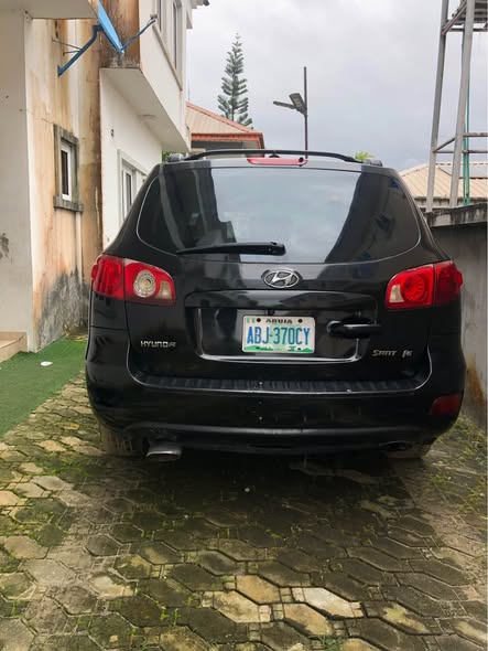 A picture of Hyundai sante fe