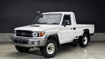 A picture of 2017 TOYOTA LAND CRUISER
