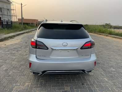 A picture of This is fully loaded lexus rx350 2010 model facelifts to