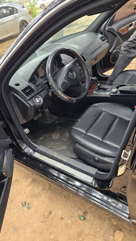 A picture of Mercedes Benz C300