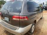 A picture of Toyota Sienna 2002