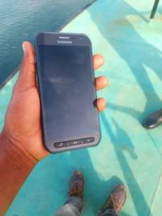 A picture of SAMSUNG GALAXY S6 ACTIVE haina shda yoyote 140k mteja wa