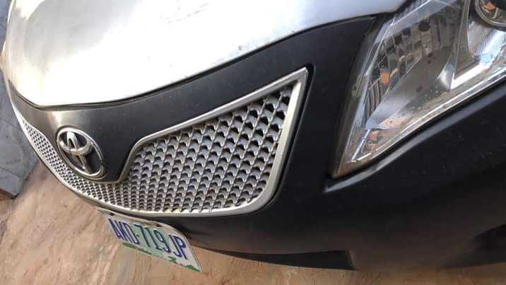 A picture of DEALER MARKET DEALER MARKET 2009 XLE TOYOTA CAMRY SPORT GEAR