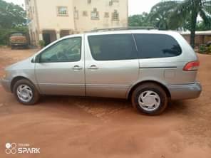 A picture of Neatly used Toyota sienna 2002 model 1 9m Engine and