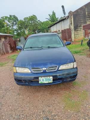 A picture of Nissan primera 02