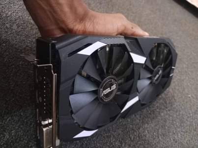 A picture of ASUS RADEON RX 580