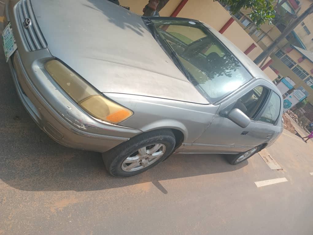 A picture of 2002 Toyota