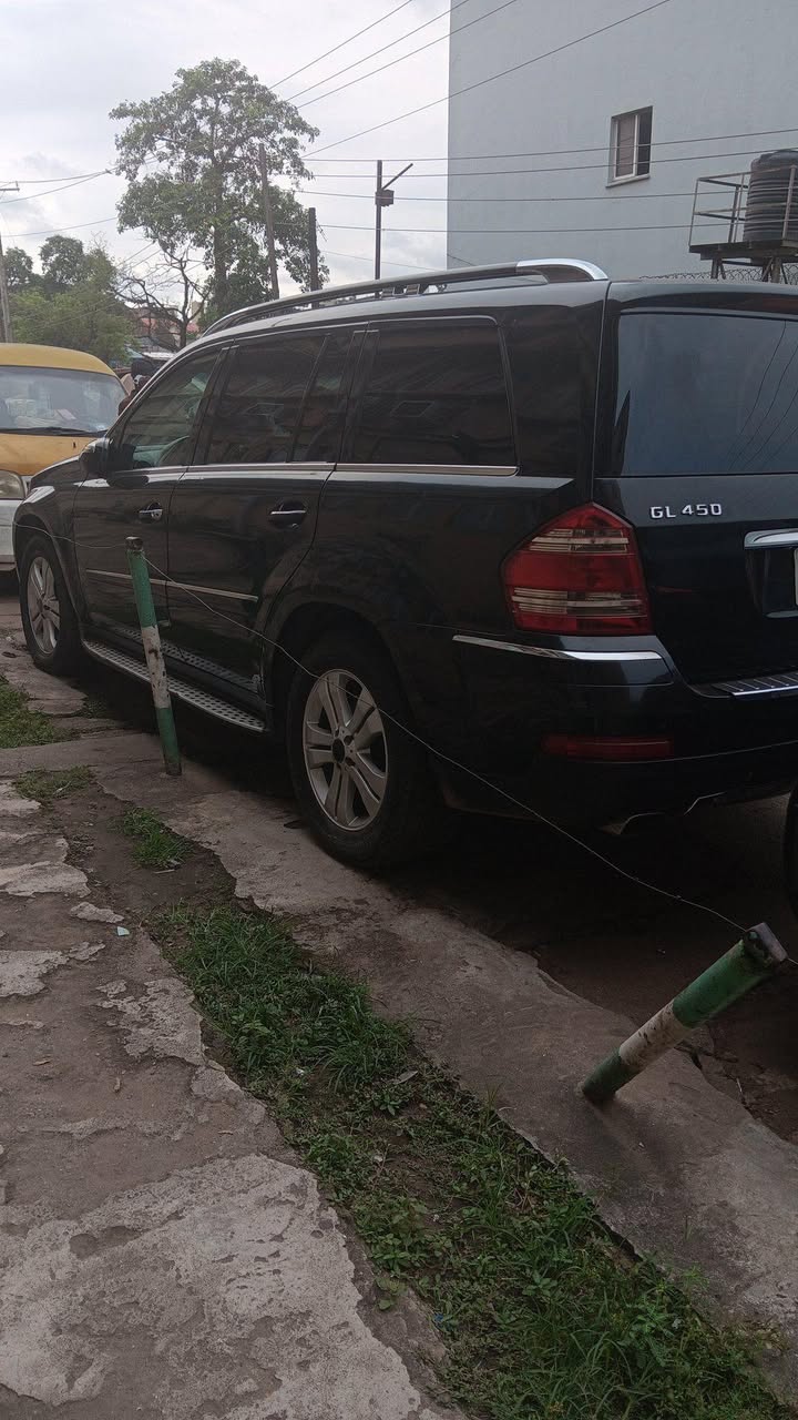 A picture of Mercedes Benz gl 450