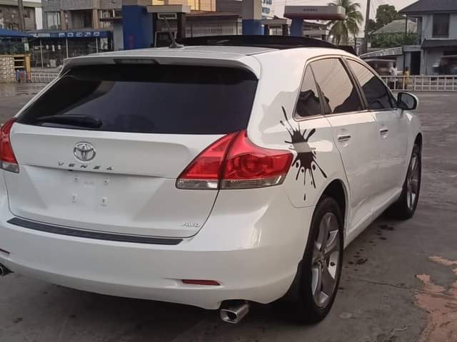 A picture of 010 venza Nigeria used 12m