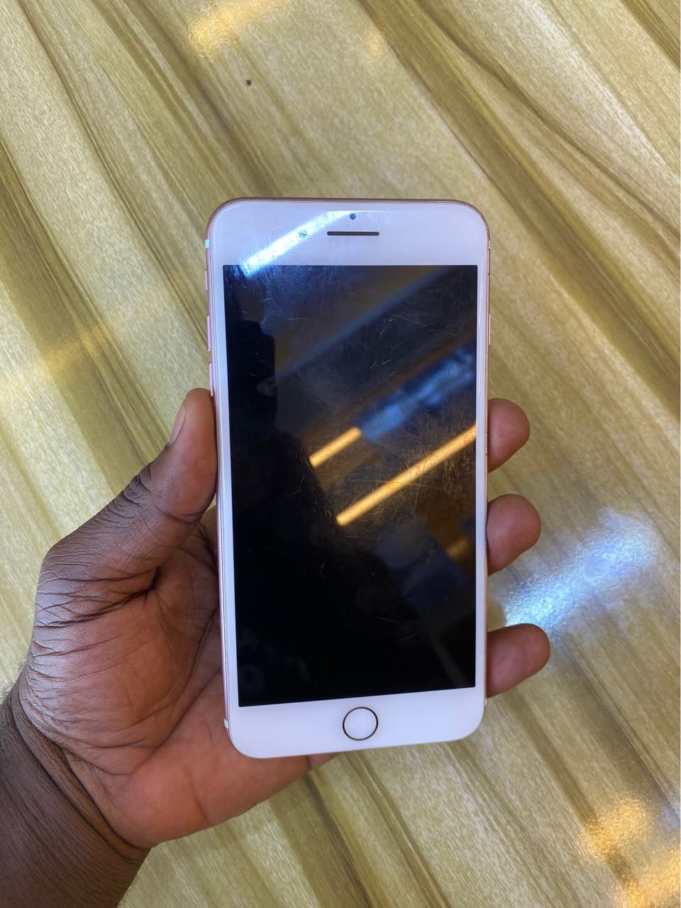 A picture of iPhone 7 32GB Price 135 000 0747940033
