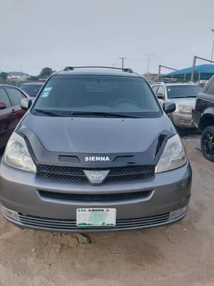 A picture of Superclean toyota sienna you can reach me on 0 8O82922623