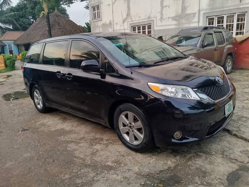 A picture of 2012 Toyota sienna