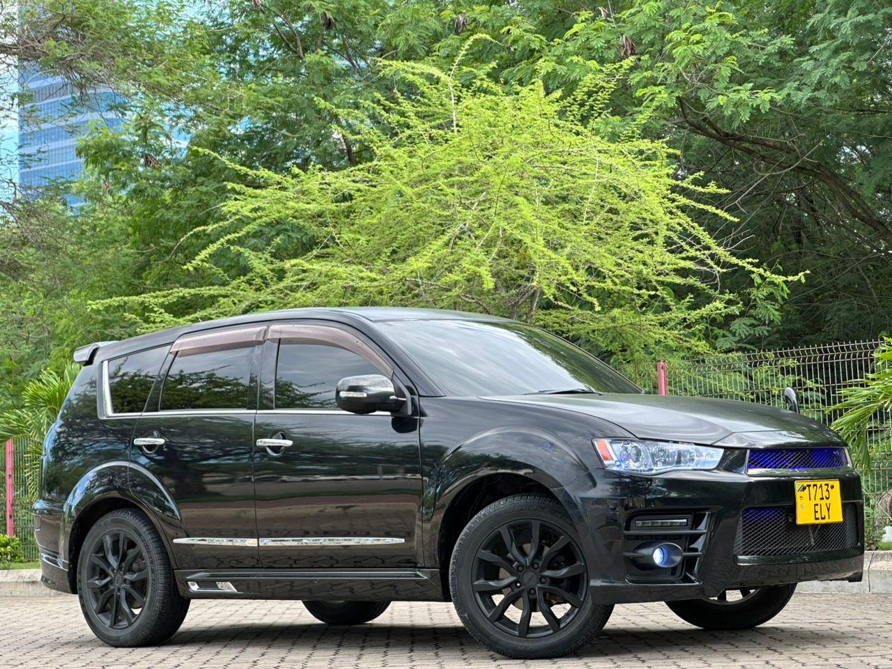 A picture of MITSUBISHI OUTLANDER NEW