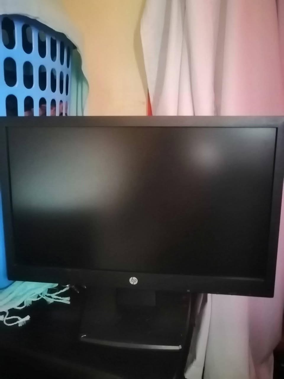 A picture of 17 inch Hp monitor