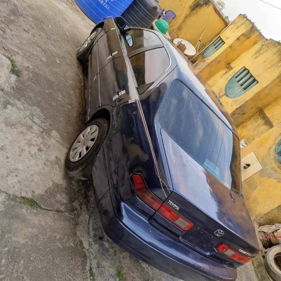 A picture of Toyota camry 1999