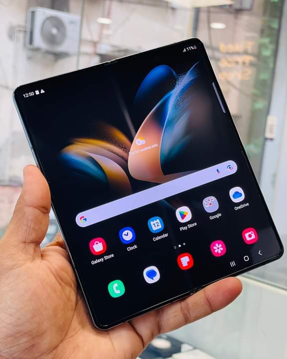 A picture of Samsung galaxy Fold 4 5g 512gb storage 12gbram Double line