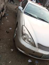 A picture of lexus ES330 in very mint Condition First body with sound