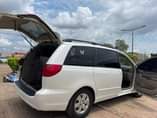 A picture of Grade Tokumbo Standard American Speck Make Toyota Model Sienna XLE