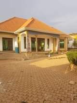 houses entebbe