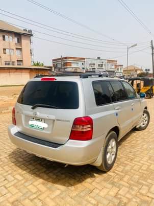 A picture of Toyota Highlander 2006