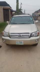 A picture of TOYOTA HIGHLANDER 2004