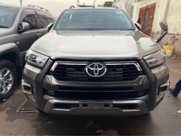 used toyota hilux