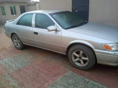 A picture of 2001 TOYOTA Camry