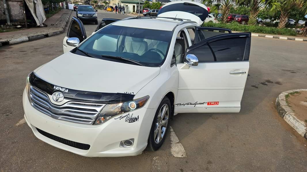 A picture of KinzzyAuto s LTD 08109018982 14 000 000 Refer and earn