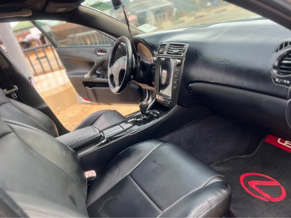A picture of Tokunbo Lexus is250 08122733790