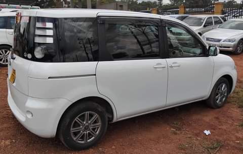 A picture of Toyota sienta