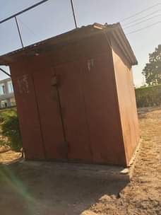 A picture of Kibanda cha chuma bado kipo pwa san napatikana tabata shule