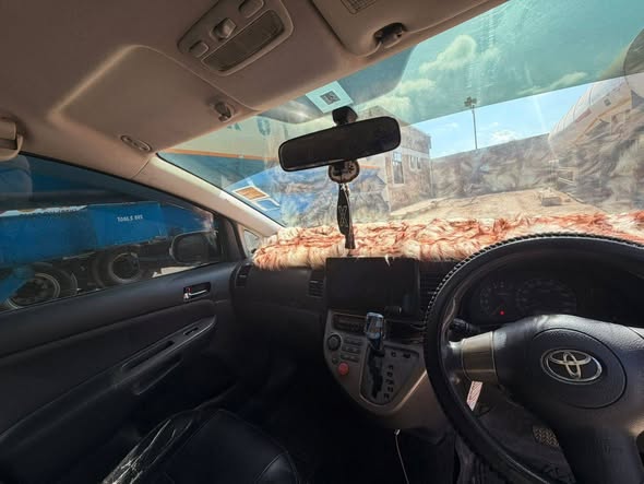 A picture of Toyota Wish 8 8m
