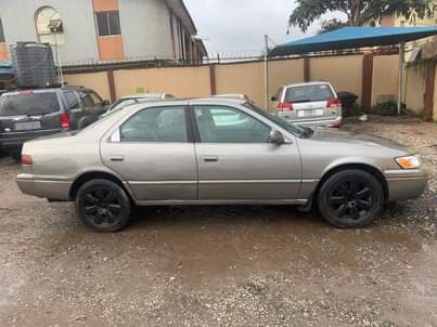 A picture of Neatly Used Toyota Camry pencil Light
