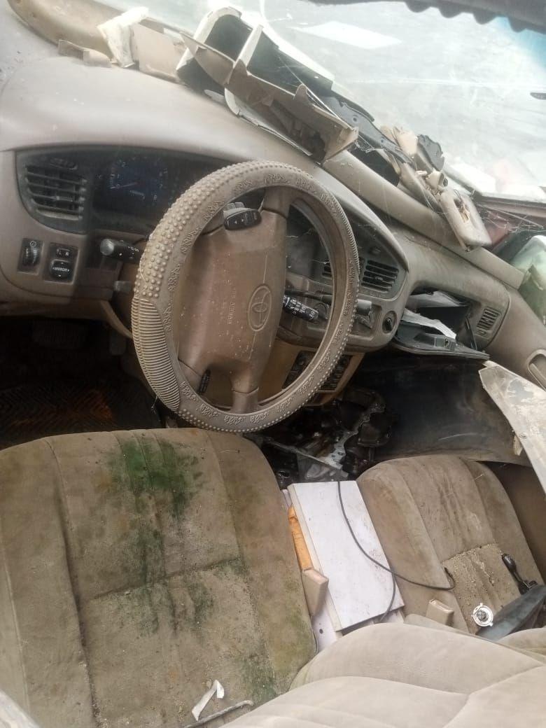 A picture of TOYOTA SIENNA 02