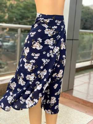 A picture of Rapper skirts 35 000 