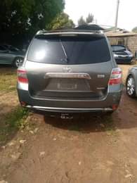A picture of Neatly Used First Body Toyota Highlander 2009 Model Limited Engine