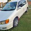 A picture of Toyota Ipsum Model 2000