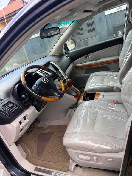 A picture of Foreign used 07 Lexus RX350 Going for 13 5m Negotiable