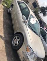 A picture of Toyota Avalon 2001