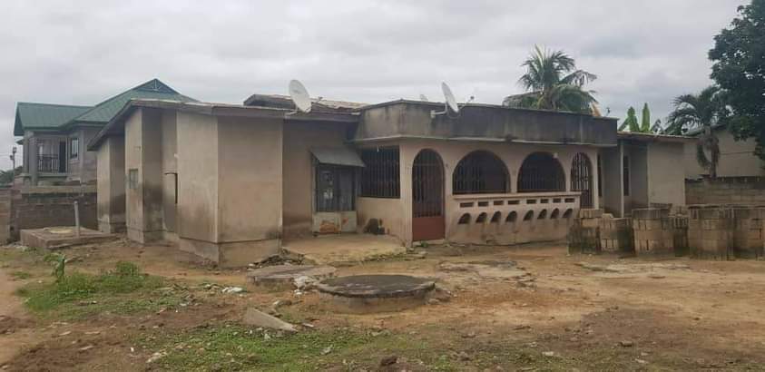 GHANA R.