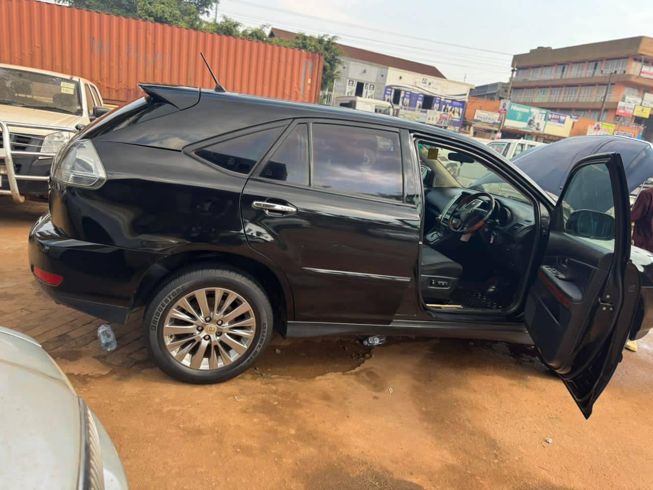 A picture of Toyota harrier