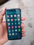 A picture of Samsung S8 Gb 64 Ram 4 Ina Creak