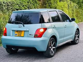 A picture of TOYOTA IST