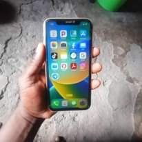 A picture of IPhone XR