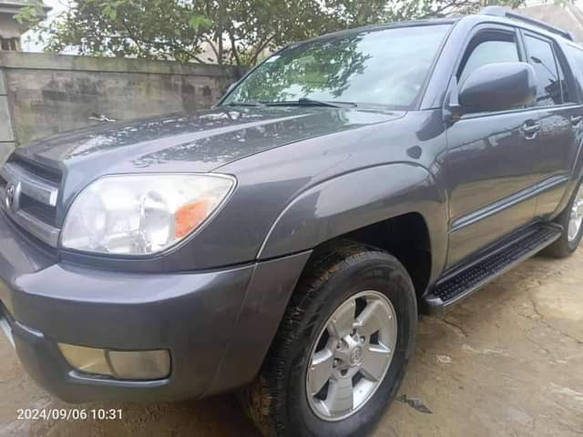 A picture of 2005 Toyota 4runner