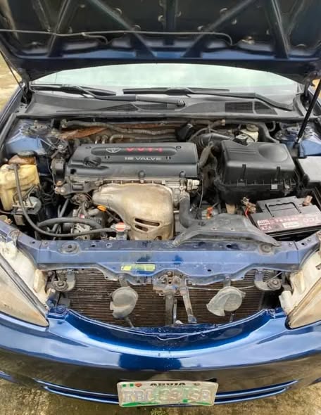 A picture of Toyota Camry 2005 model 4plugs
