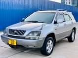 A picture of TOYOTA HARRIER OLD