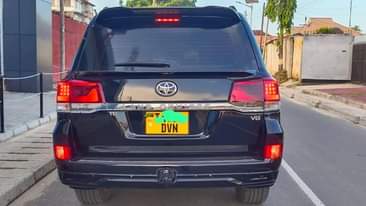 A picture of TOYOTA LAND CRUISER V8 BEI .............160M 0789200764