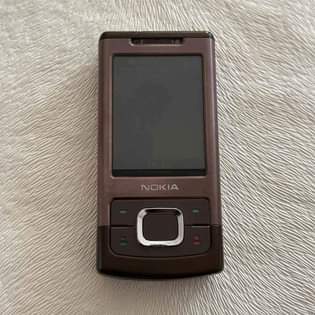 A picture of Nokia 6500 slide original