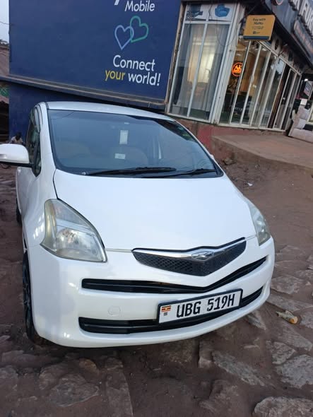 A picture of Toyota Ractis 15 5m